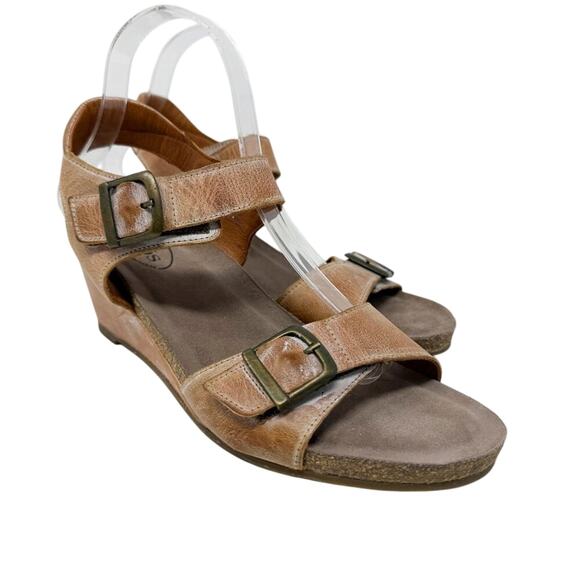 NWOB Taos Tan Leather Buckle Up Wedge Sandals Women's Size EU 41/US Size 10-10.5 - Picture 1 of 11